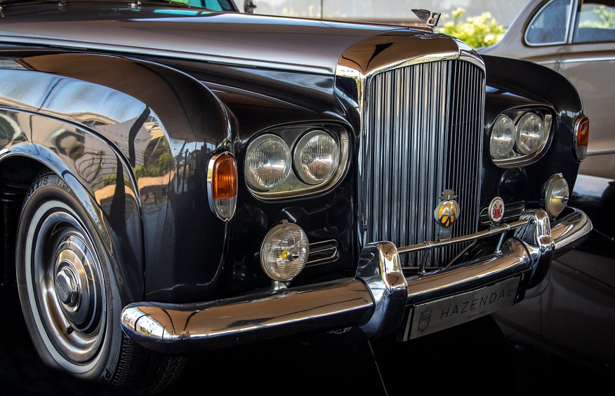 The Timeless Allure of Classic Luxury Cars